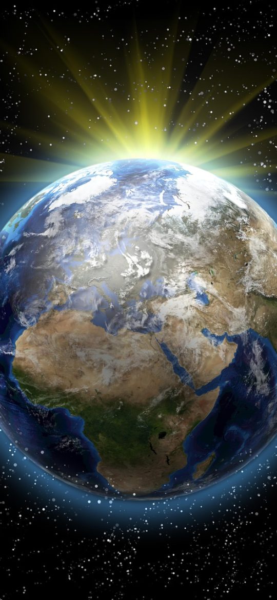 在线地图高清卫星地图 App 图层管理面板截图，道路网与行政边界可单独开关并调节透明度滑块